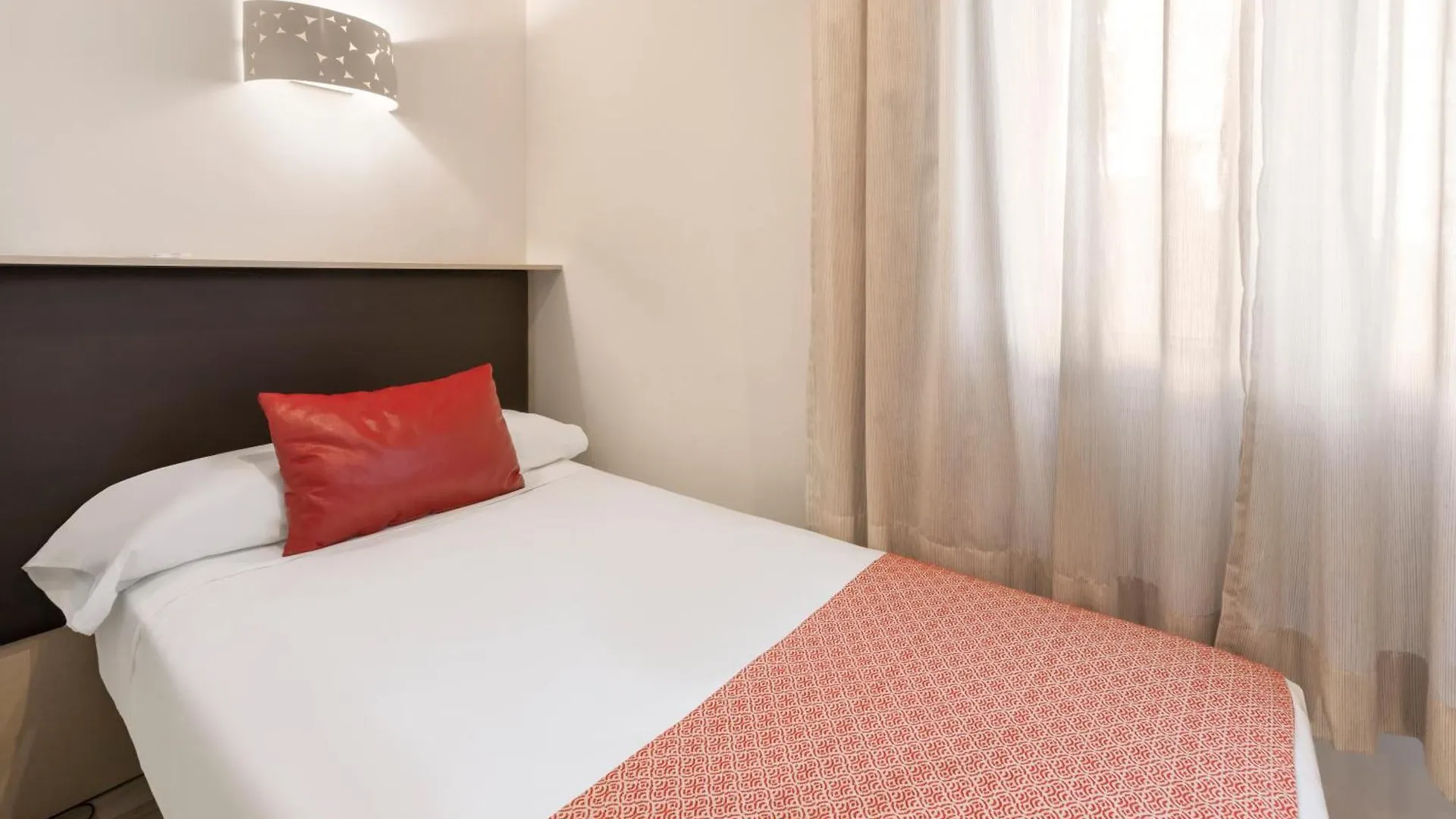 Catalonia Hispalis Seville 3*,